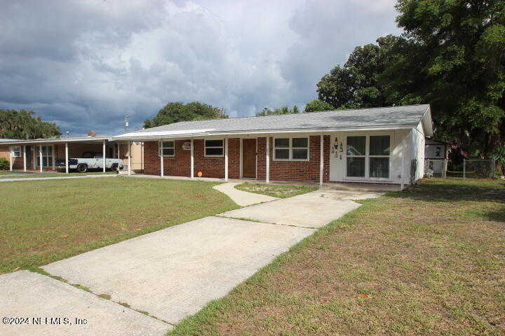 photo 2: 136 W ST JOHNS Terrace, East Palatka FL 32131