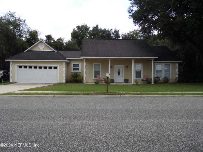 photo 1: 230 OAK RIDGE Drive, Welaka FL 32193