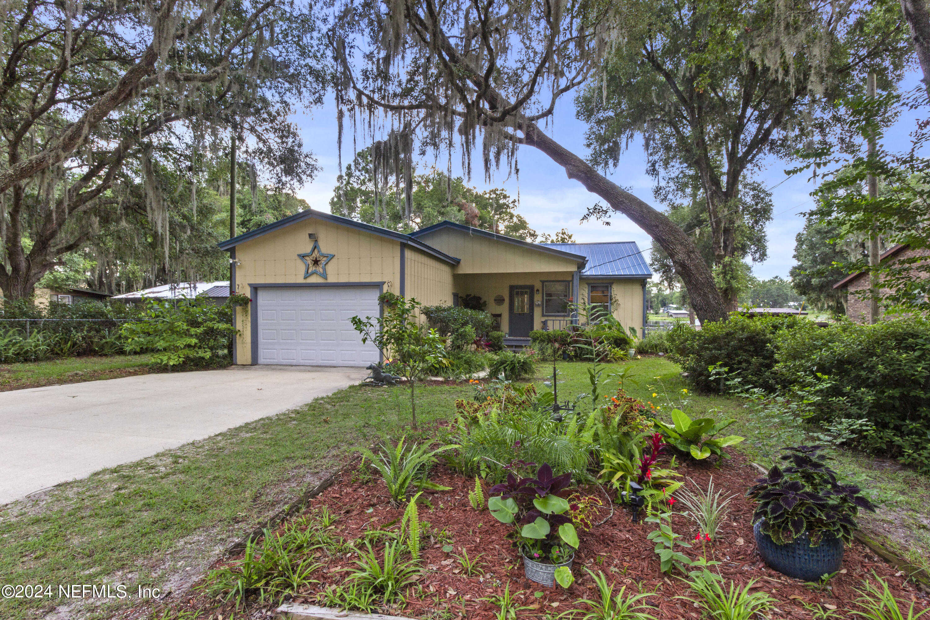 photo 2: 832 LAKE SHORE Terrace, Interlachen FL 32148