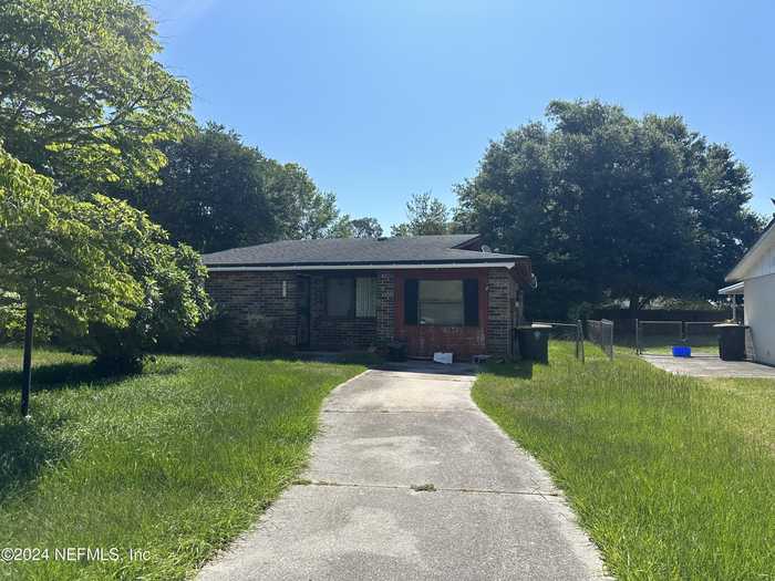 photo 1: 1071 SAWYERWOOD Drive, Jacksonville FL 32221