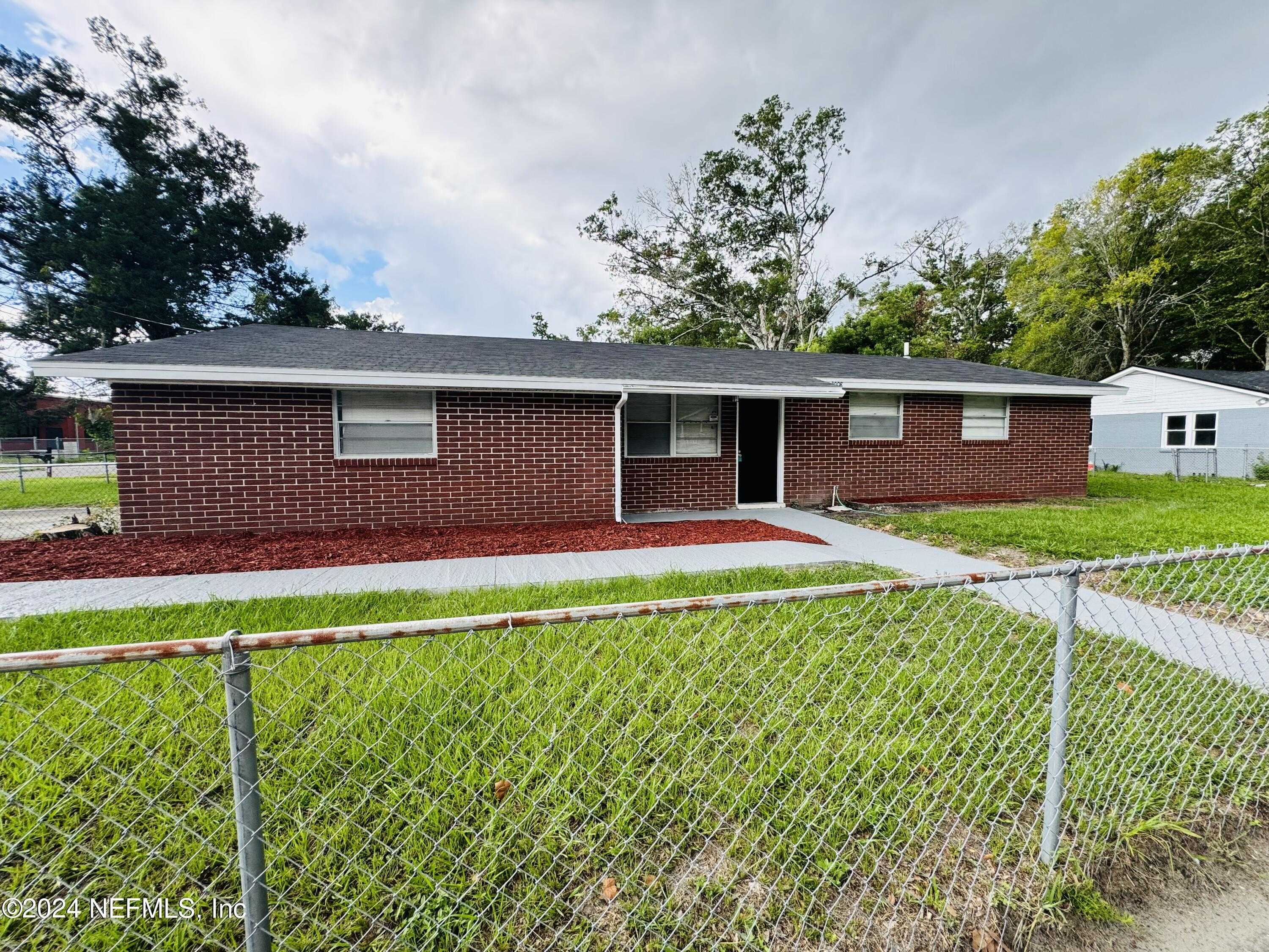 photo 1: 3008 COMMONWEALTH Avenue, Jacksonville FL 32254