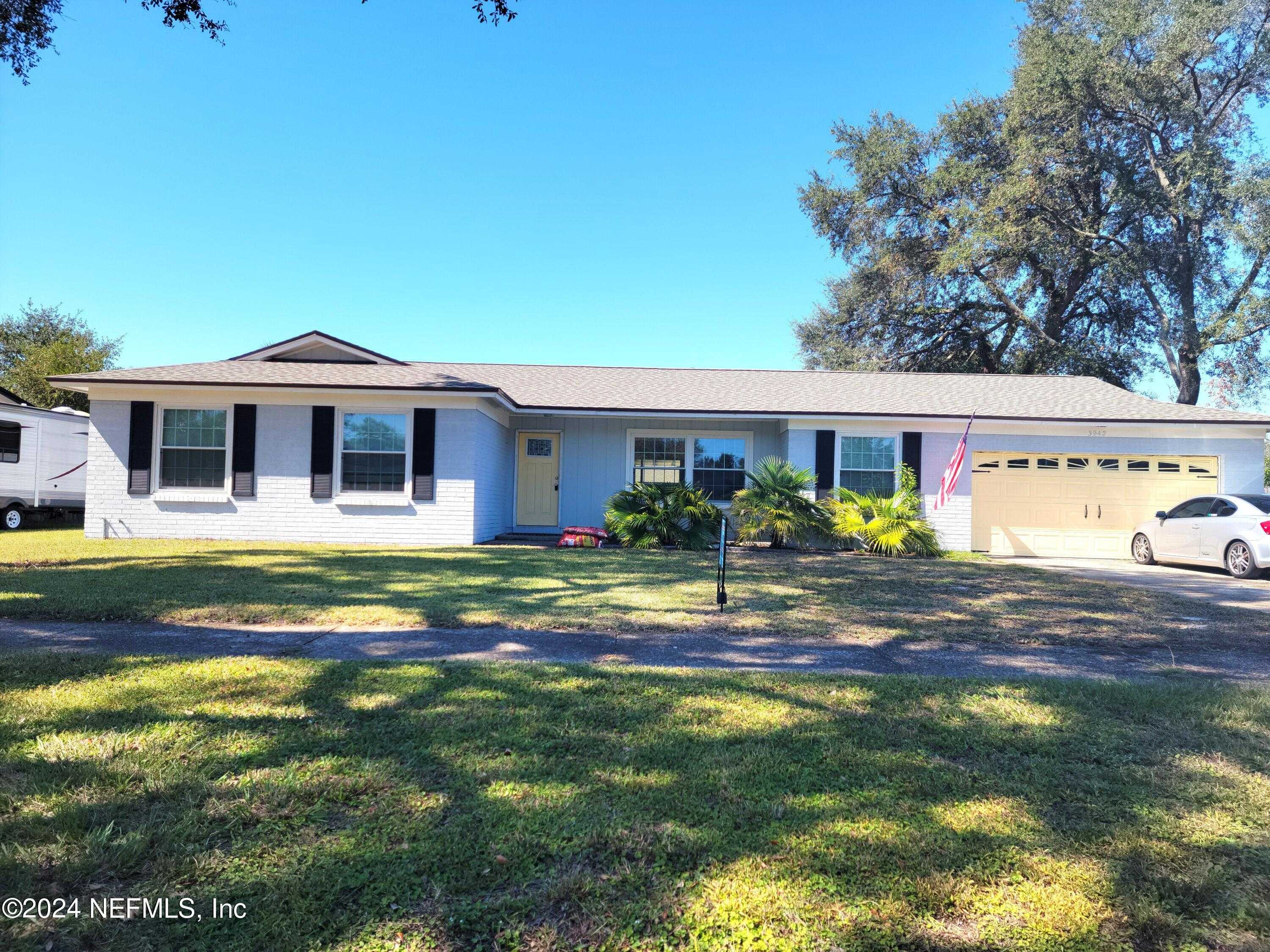 photo 1: 3942 CHESTWOOD Avenue, Jacksonville FL 32277