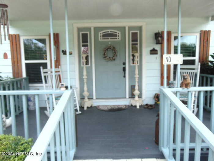 photo 1: 100 SHORELINE Avenue, Satsuma FL 32189