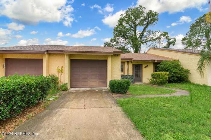 photo 1: 8662 DEERMOSS Way W, Jacksonville FL 32217