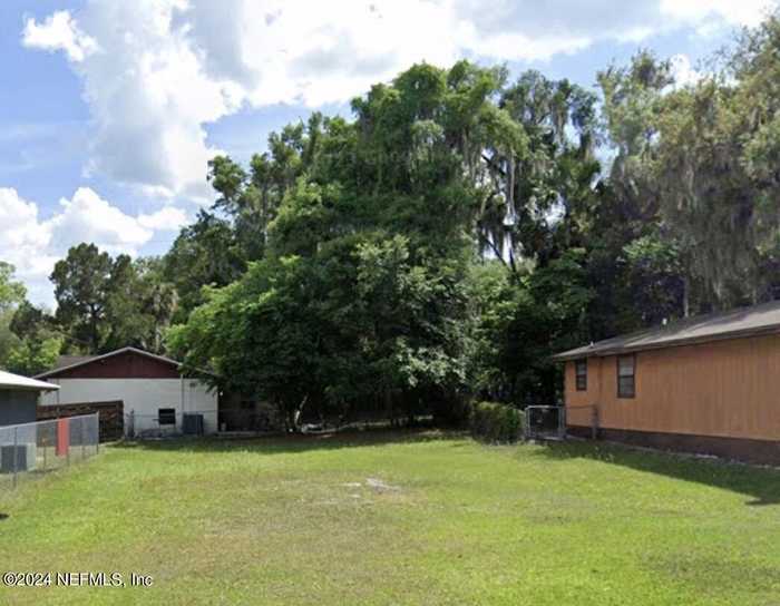 photo 1: 1703 GILLIS Street, Palatka FL 32177