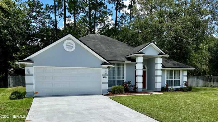 photo 1: 9371 JAYBIRD Circle E, Jacksonville FL 32257