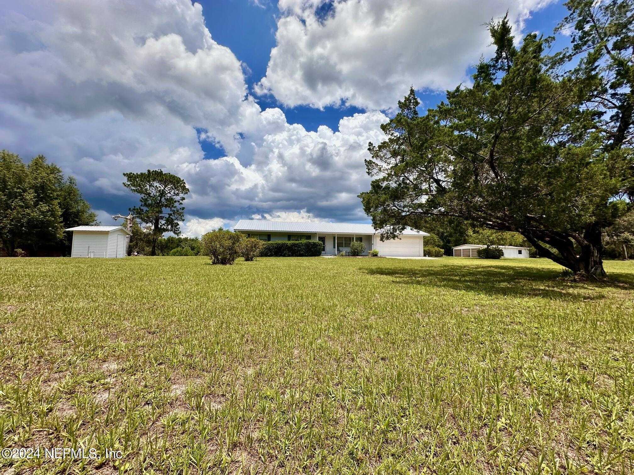 photo 2: 254 BEULAH CHURCH Road, Welaka FL 32193