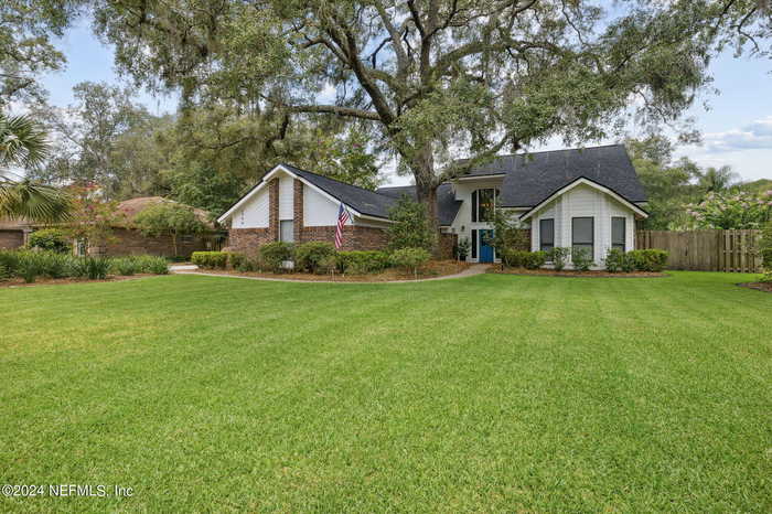 photo 2: 1768 LEYBURN Court, Jacksonville FL 32223