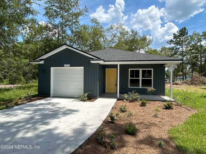 photo 1: 37328 W SEVENTH Street, Hilliard FL 32046