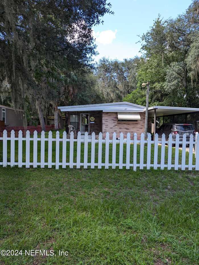 photo 2: 104 VELVET Street, Interlachen FL 32148