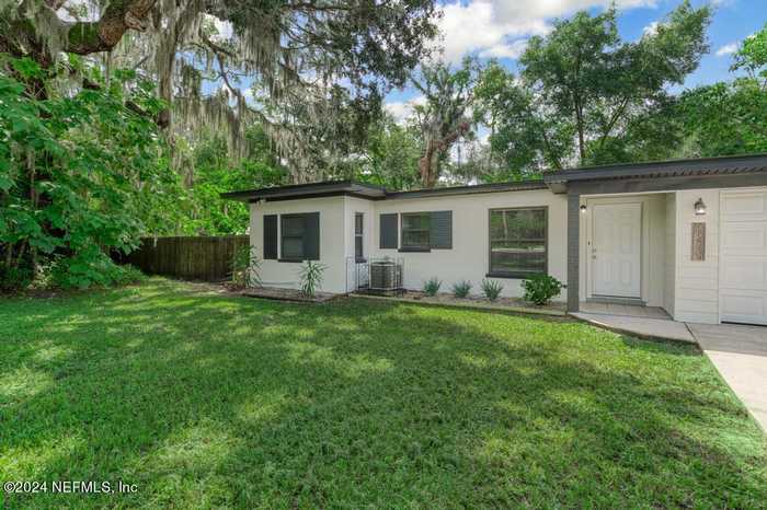 photo 2: 2215 SILVER LAKE Drive, Palatka FL 32177