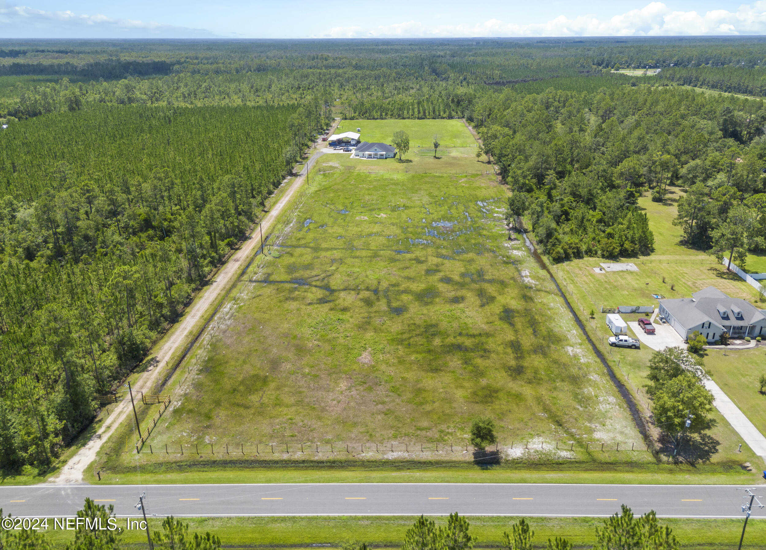 photo 2: 15750 COUNTY ROAD 108, Hilliard FL 32046