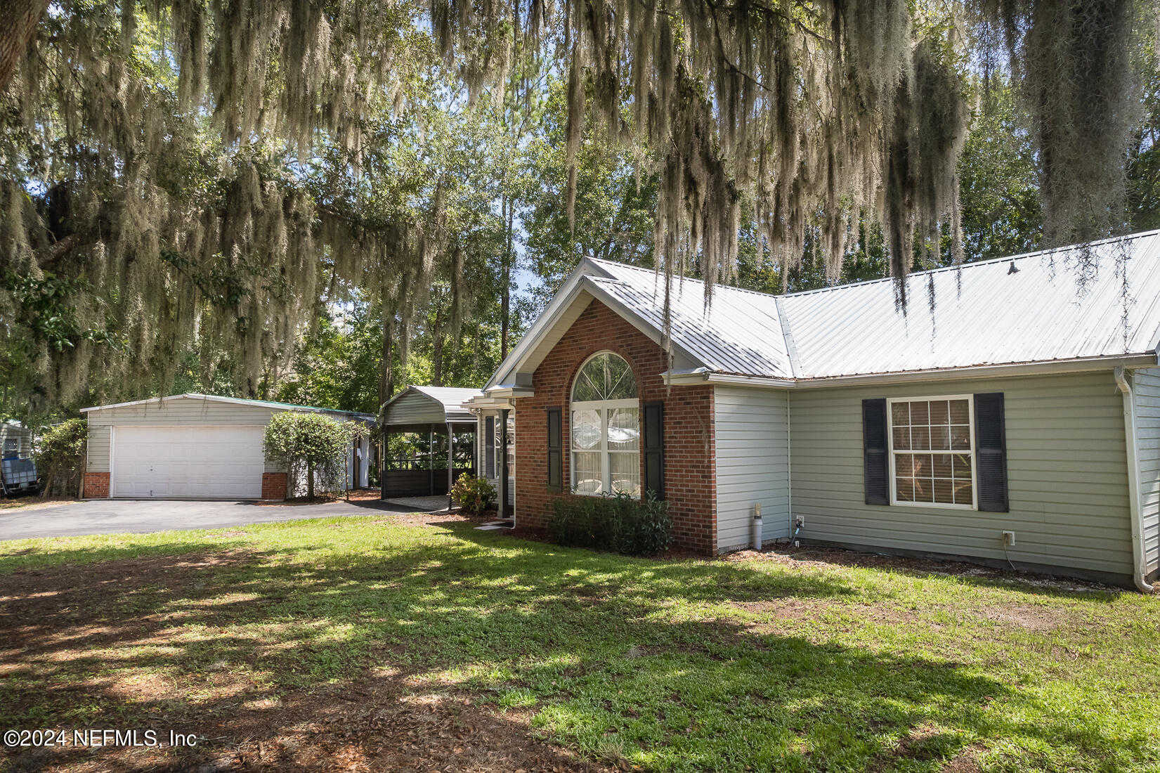 photo 2: 145 SHORELINE Avenue, Satsuma FL 32189