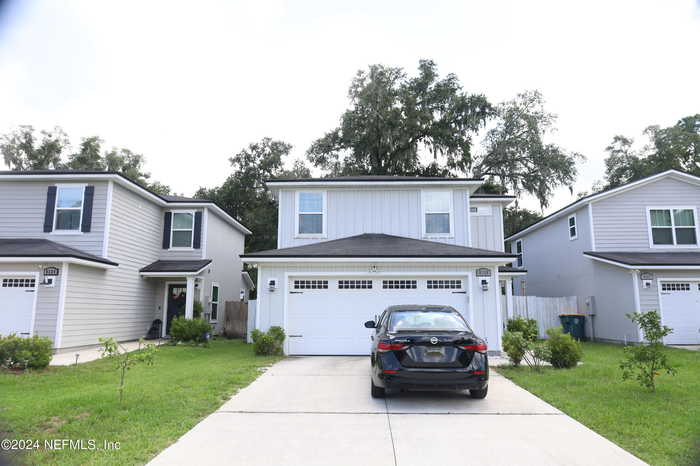 photo 1: 8318 HIGHFIELD Avenue, Jacksonville FL 32216