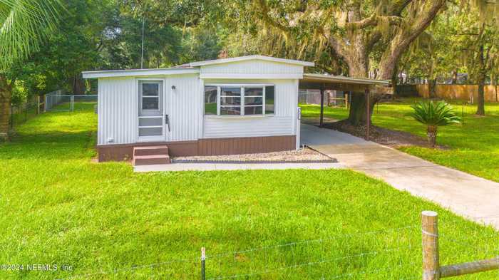 photo 1: 207 SALEM Street, Interlachen FL 32148