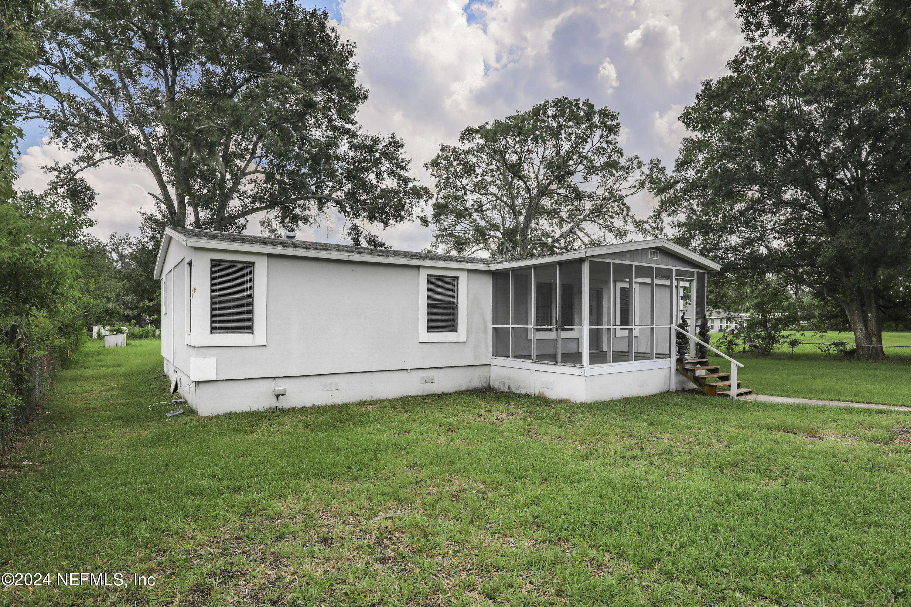 photo 2: 529 BEE BEE Drive, Jacksonville FL 32225