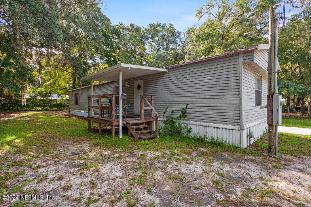 photo 3: 104 CINDY Avenue, Interlachen FL 32148