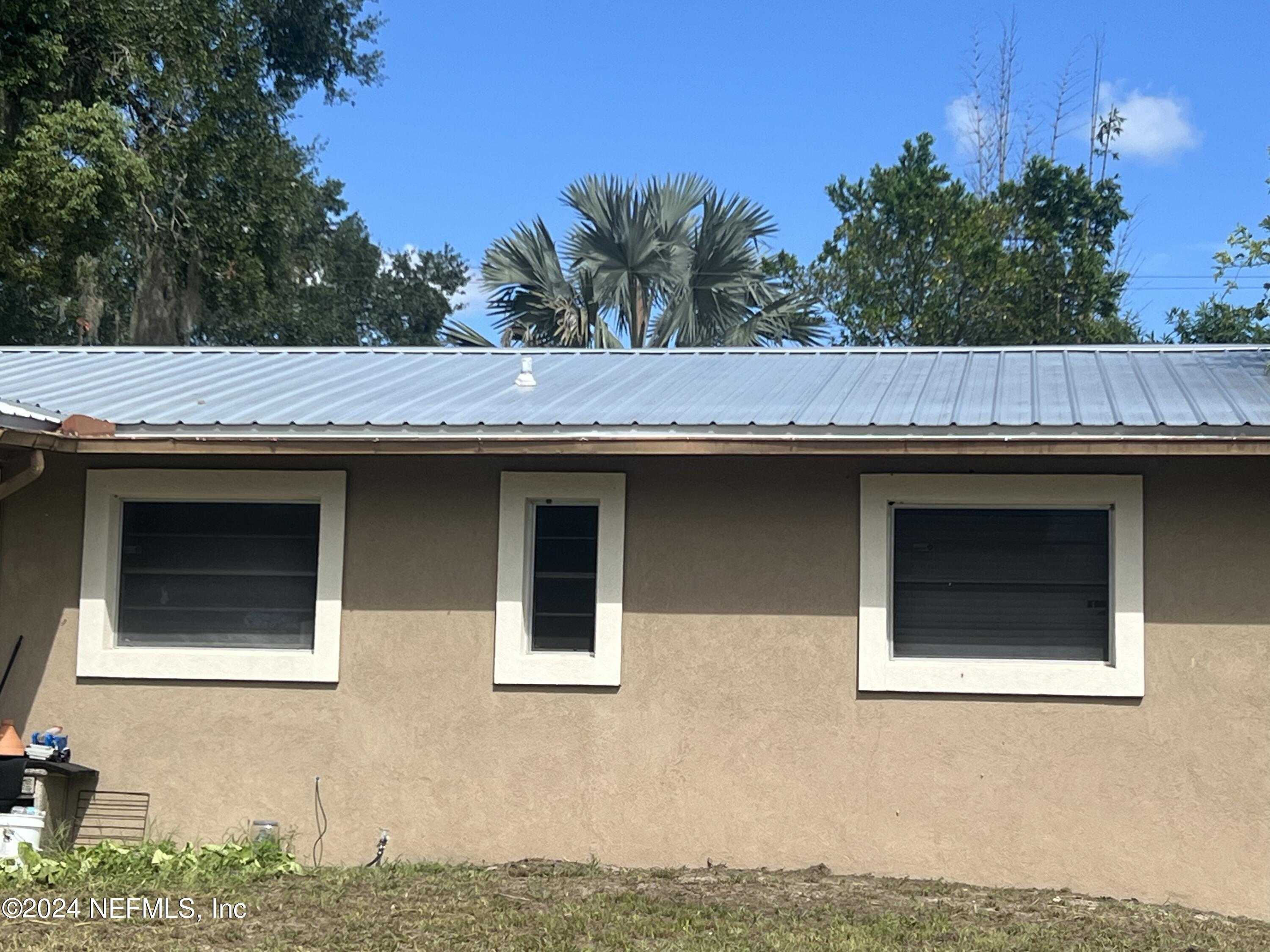 photo 2: 213 MIMOSA Drive, Palatka FL 32117