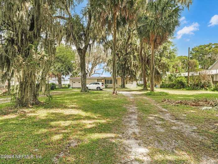 photo 2: 169 W GRANDVIEW Drive, East Palatka FL 32131