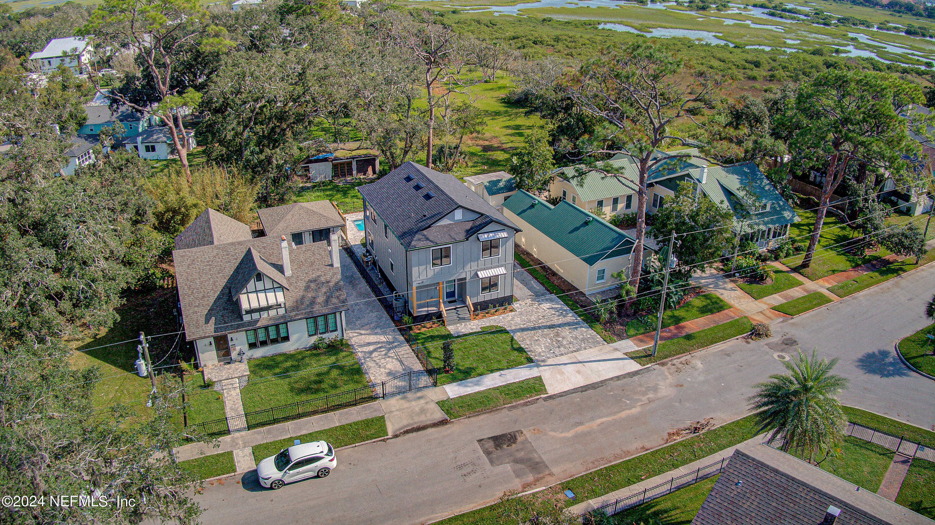 photo 2: 24 E PARK Avenue, St Augustine FL 32084