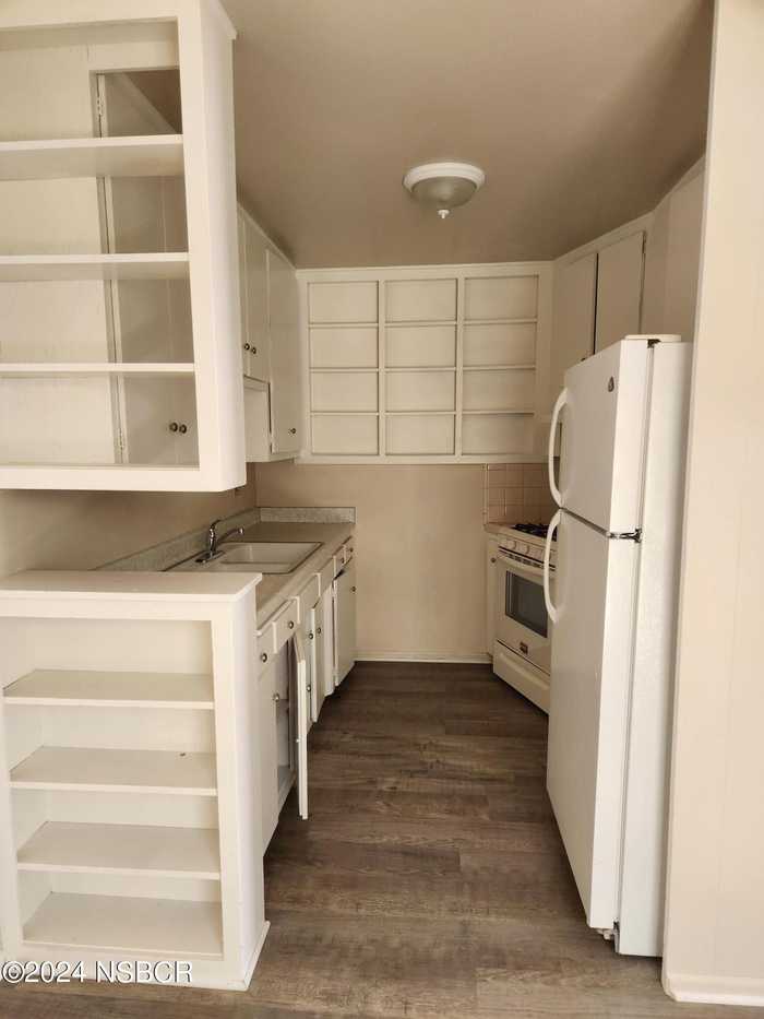 photo 2: 203 E Orchard Street Unit B, Santa Maria CA 93454