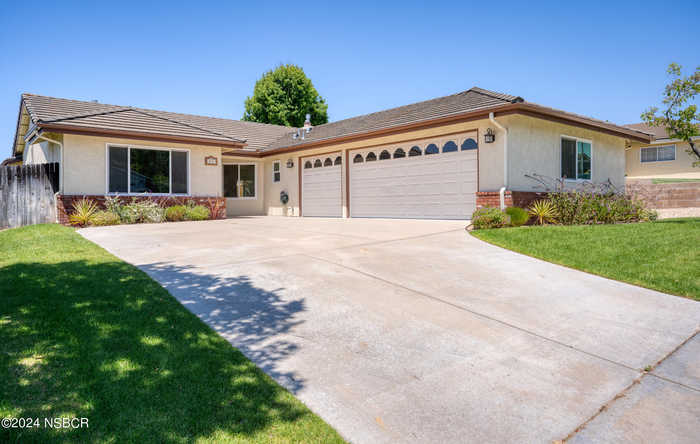 photo 1: 937 Moonlite Drive, Santa Maria CA 93455