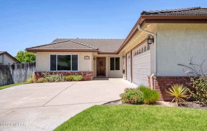 photo 2: 937 Moonlite Drive, Santa Maria CA 93455