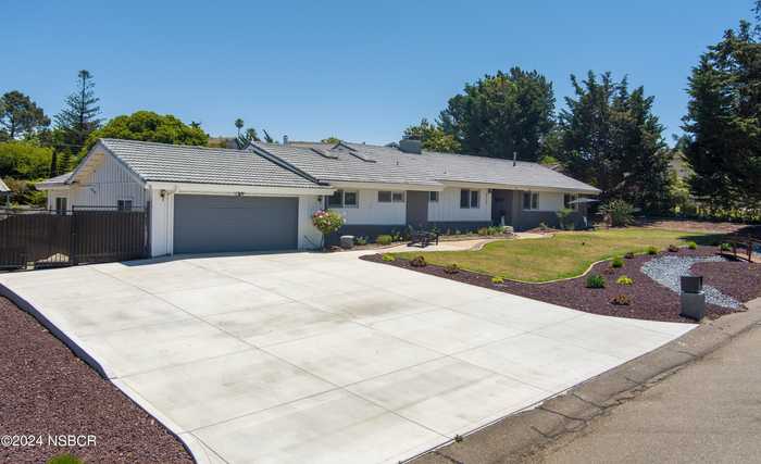 photo 2: 2117 Lake Marie Drive, Santa Maria CA 93455