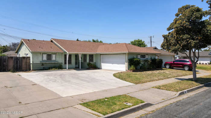 photo 1: 818 E Hermosa Street, Santa Maria CA 93454