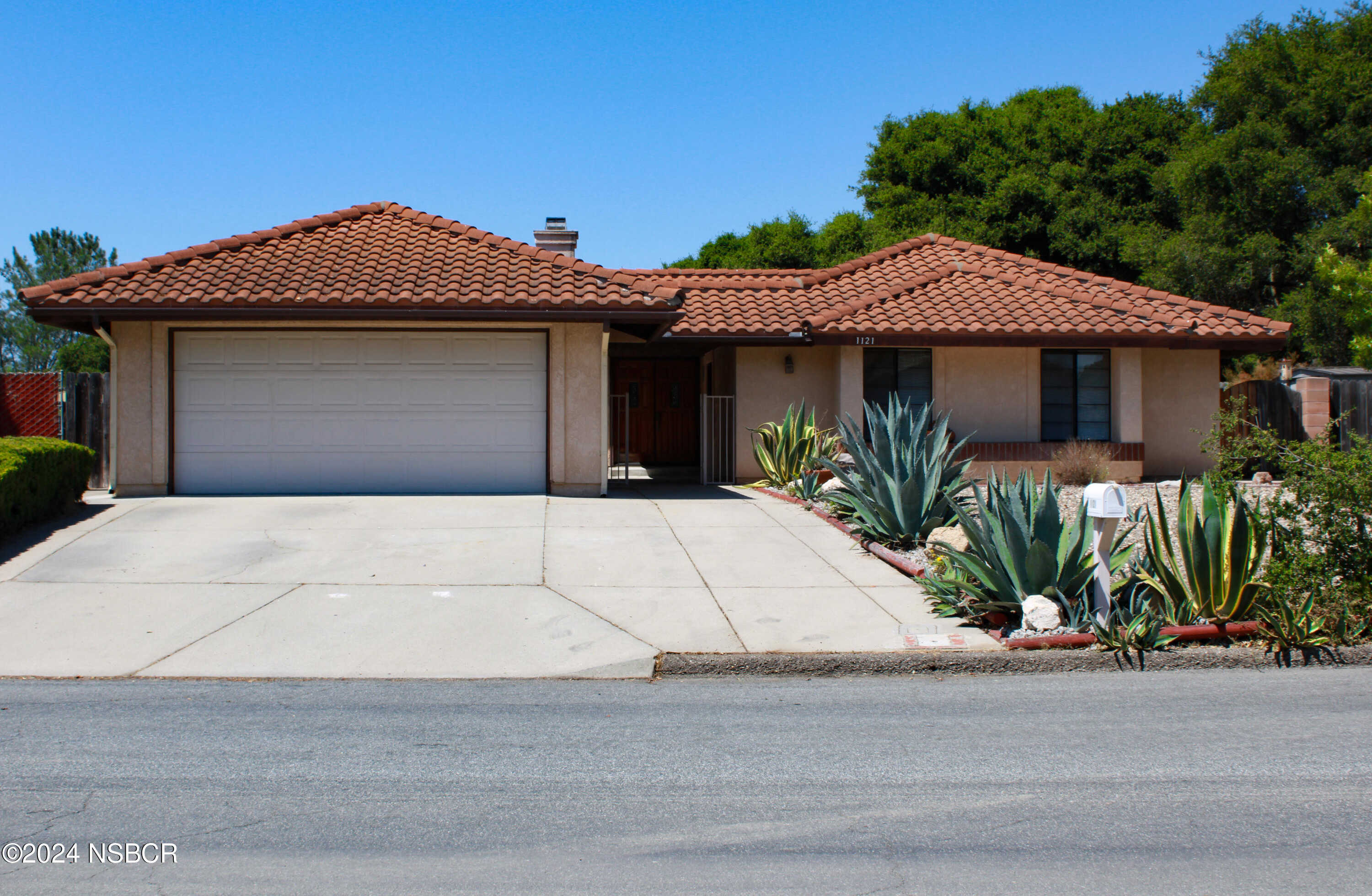 photo 1: 1121 Craig Drive, Lompoc CA 93438