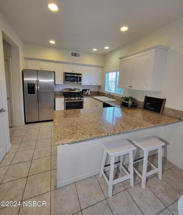 photo 6: 2082 Green Ridge Circle, Lompoc CA 93436