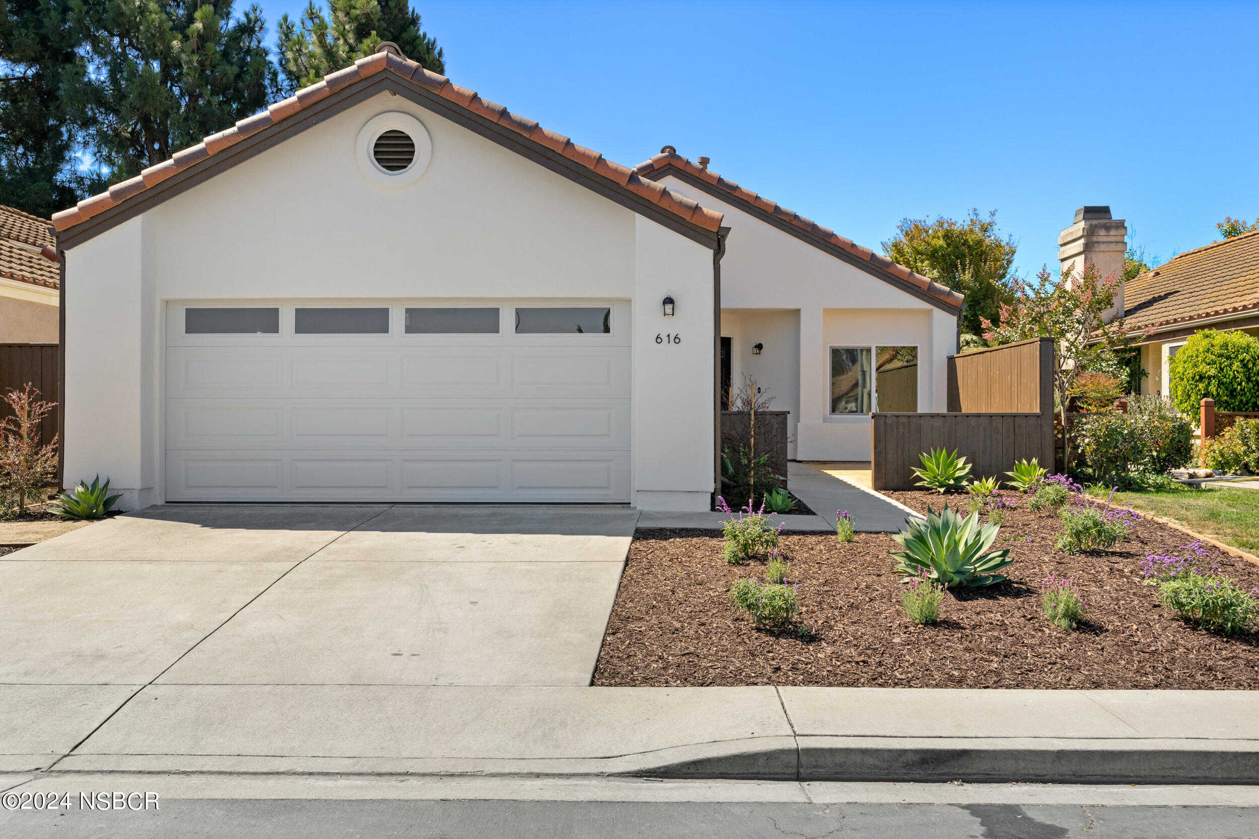 photo 1: 616 Hawthorn Street, Santa Maria CA 93458