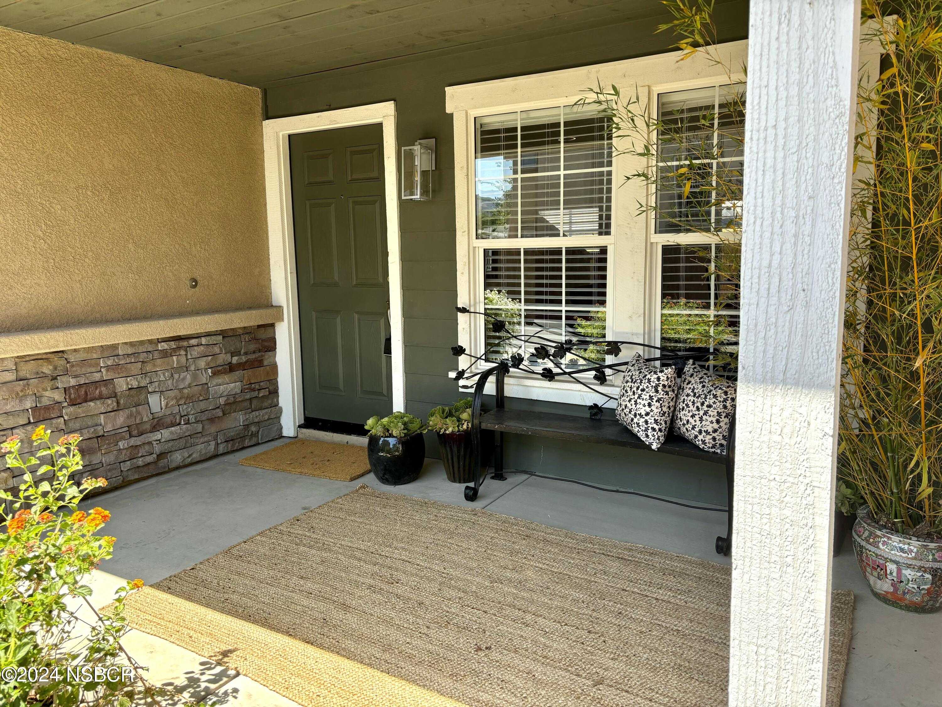 photo 3: 201 Valley Station Circle, Buellton CA 93427