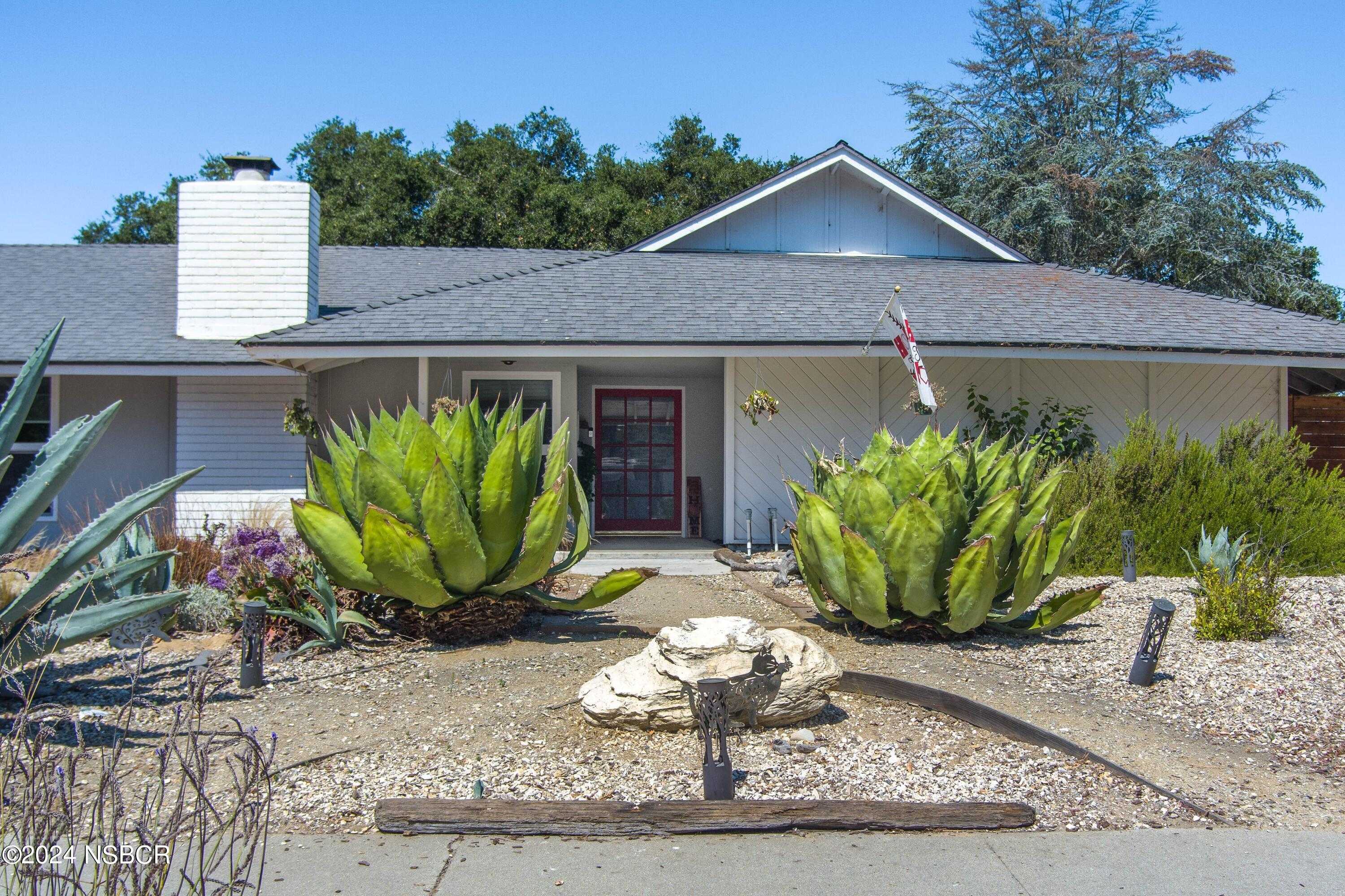 photo 2: 144 Oakmont Avenue, Lompoc CA 93436