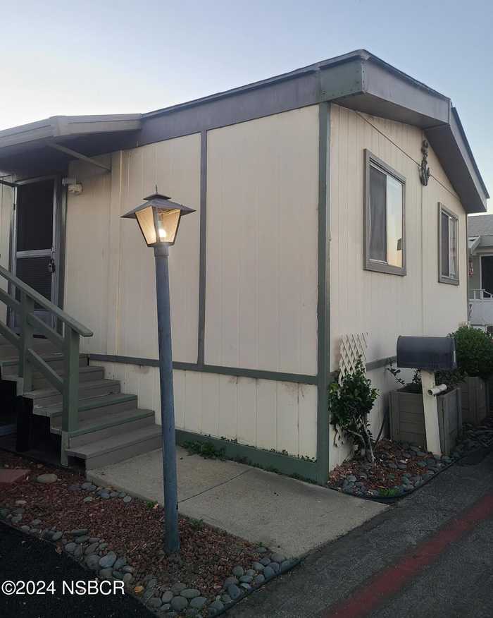 photo 2: 610 E Pine Avenue Unit 17, Lompoc CA 93436