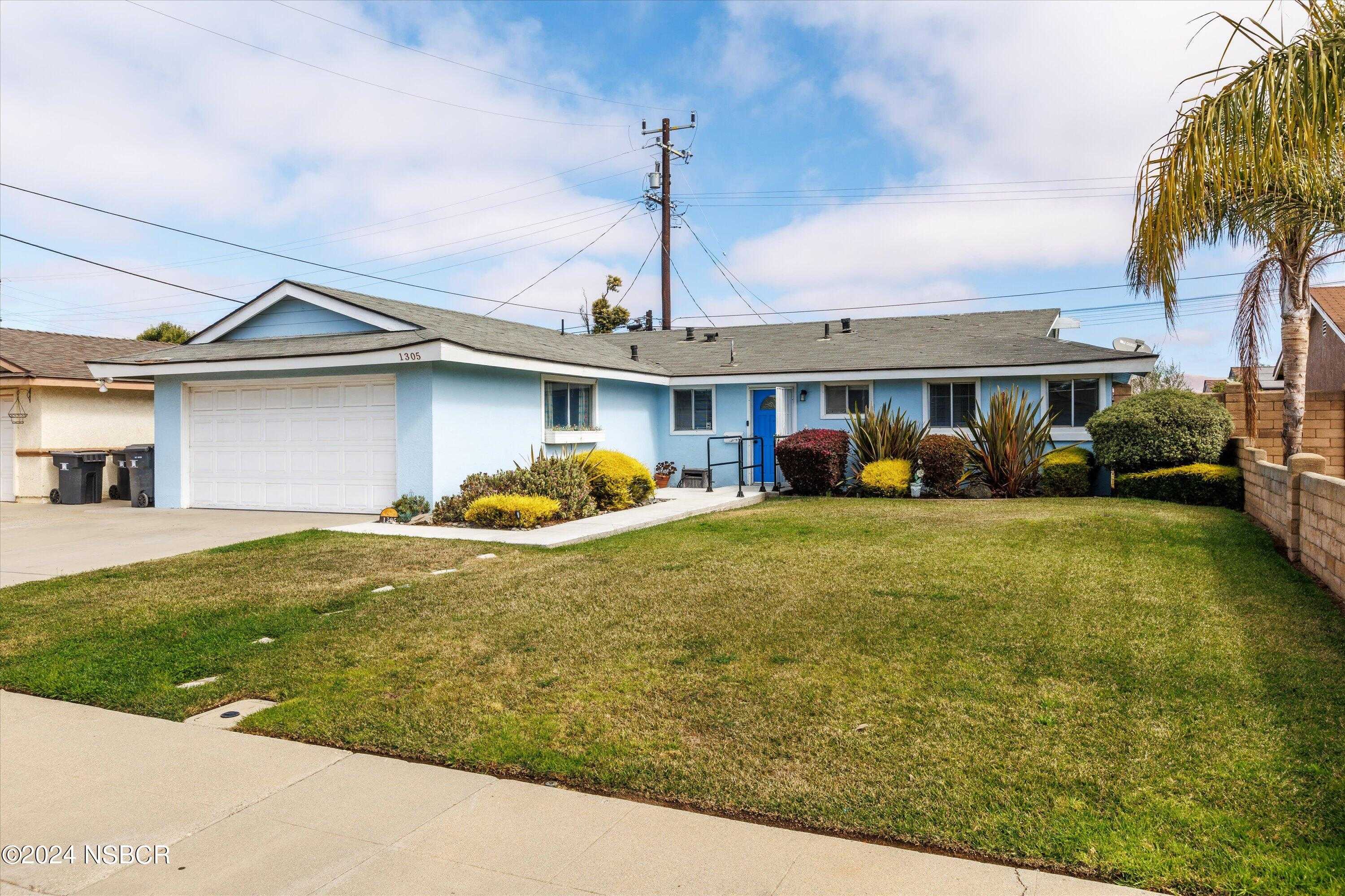 photo 1: 1305 E Lee Drive, Santa Maria CA 93454