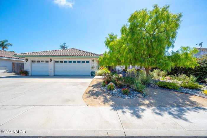 photo 2: 622 Independence Court, Santa Maria CA 93455