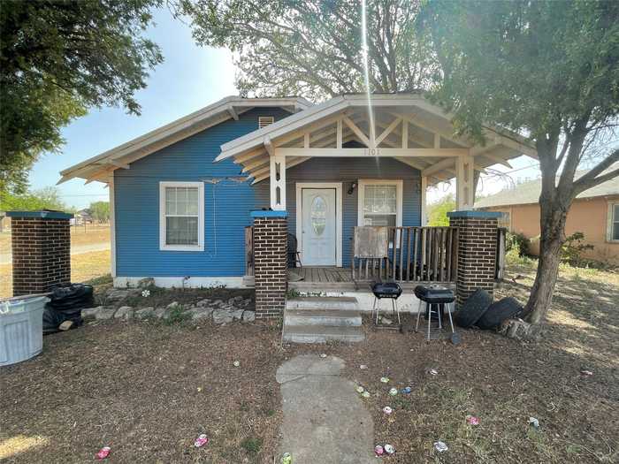 photo 1: 1101 Hickory Street, Sweetwater TX 79556