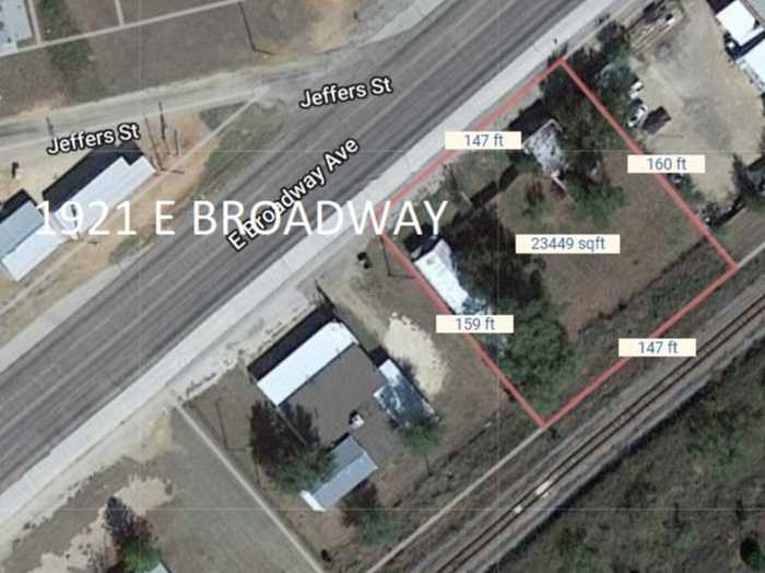 photo 1: 1912 E Broadway Street, Sweetwater TX 79556