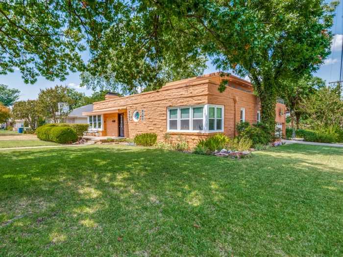 photo 1: 6447 Vickery Boulevard, Dallas TX 75214