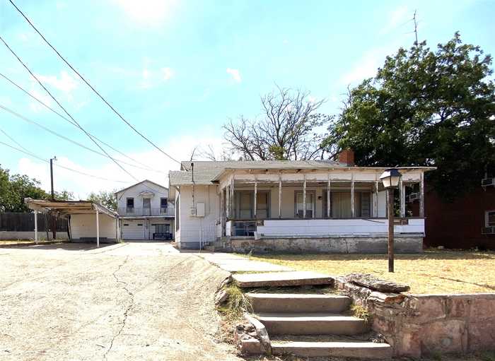 photo 1: 309 Hickory Street, Sweetwater TX 79556