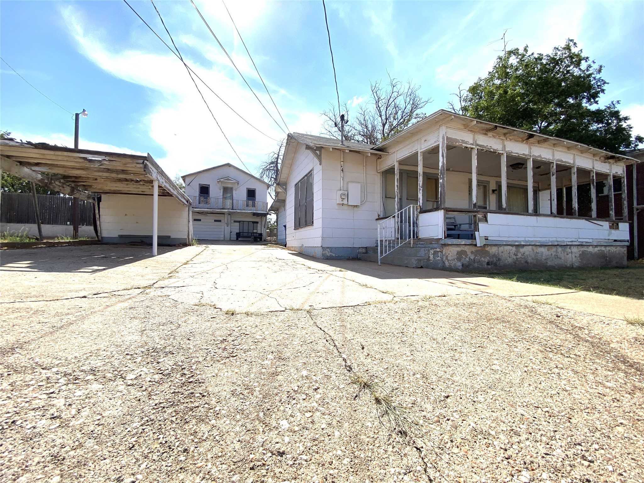 photo 2: 309 Hickory Street, Sweetwater TX 79556