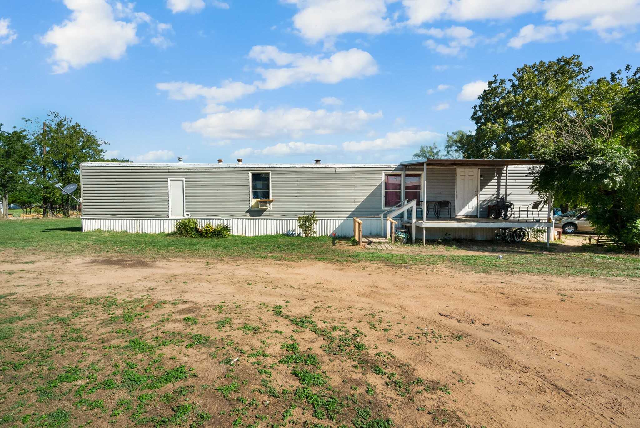 photo 3: 133 S Weatherford Street, De Leon TX 76444