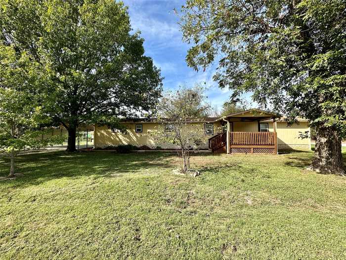 photo 1: 117 E Denmark Street, Walnut Springs TX 76690