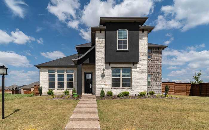 photo 1: 1801 Acorn Creek Circle, Mesquite TX 75181