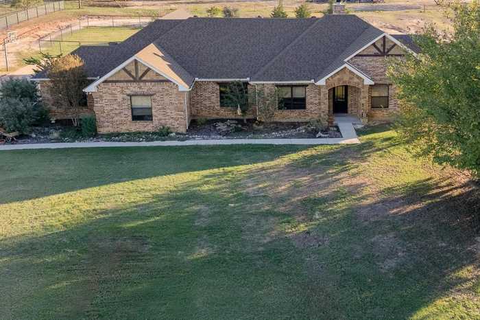 photo 2: 106 Horse Whisperer Court, Decatur TX 76234