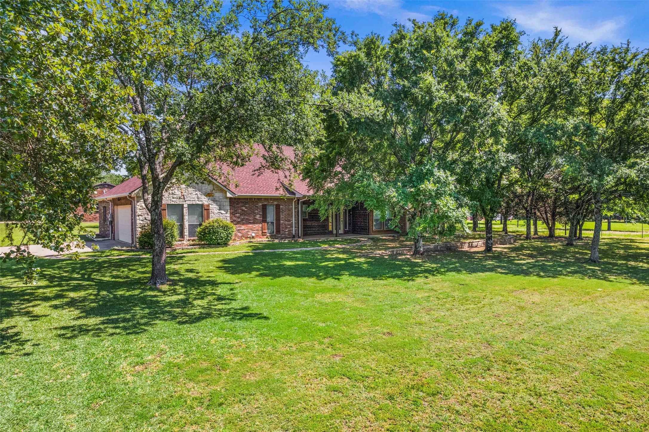 photo 1: 10471 Holly Creek Road, Terrell TX 75160