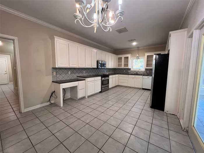 photo 1: 610 Robin Hood Court, Clyde TX 79510