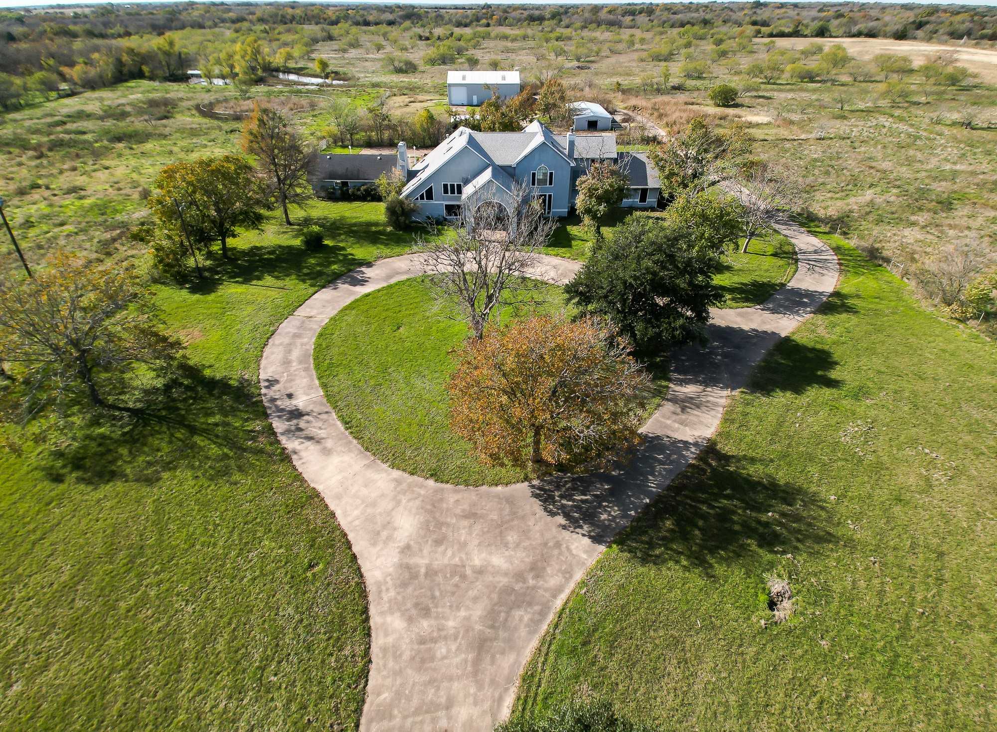 photo 1: 702 Toth Road, Ennis TX 75119