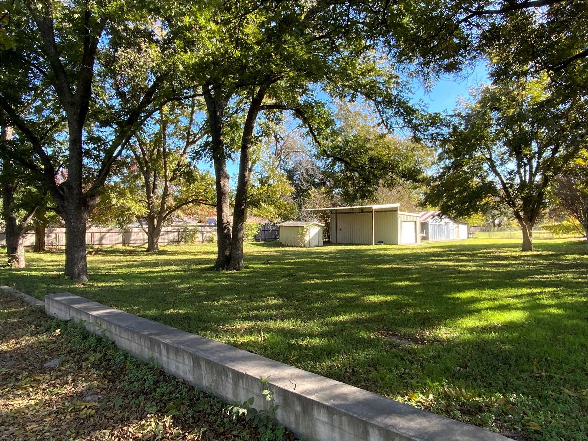 photo 2: 216 N Pinto Street, Comanche TX 76442